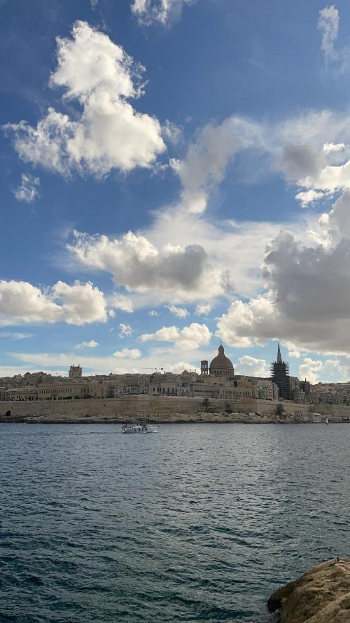 Spacious Seaview Sliema Apt, Steps From Valletta Ferry Ngoại thất bức ảnh