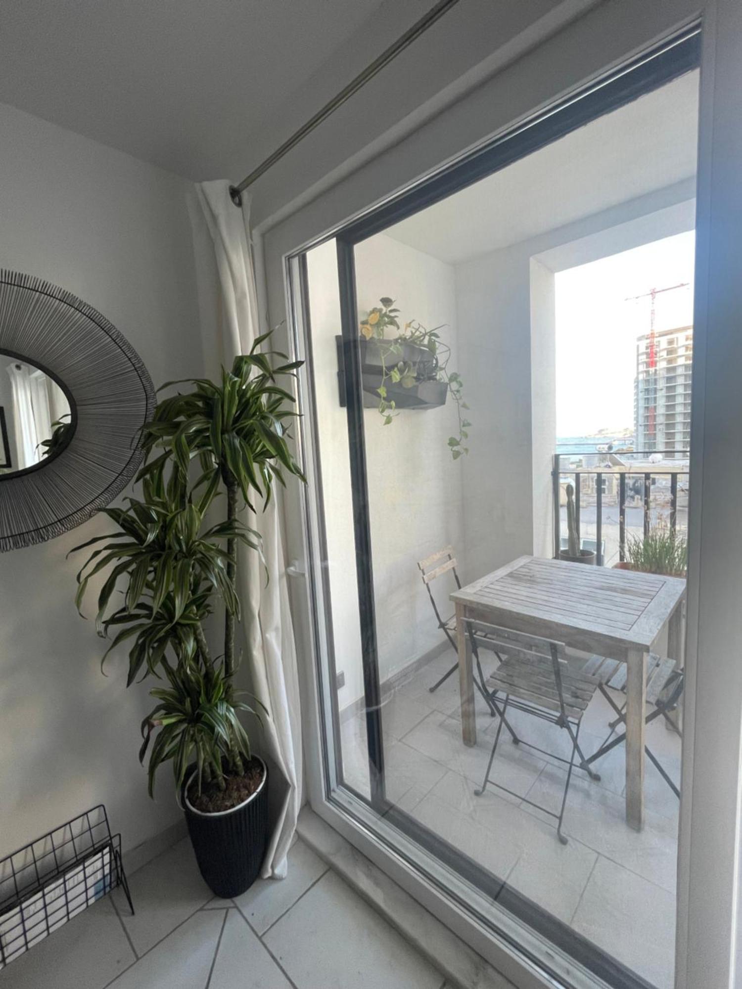 Spacious Seaview Sliema Apt, Steps From Valletta Ferry Ngoại thất bức ảnh