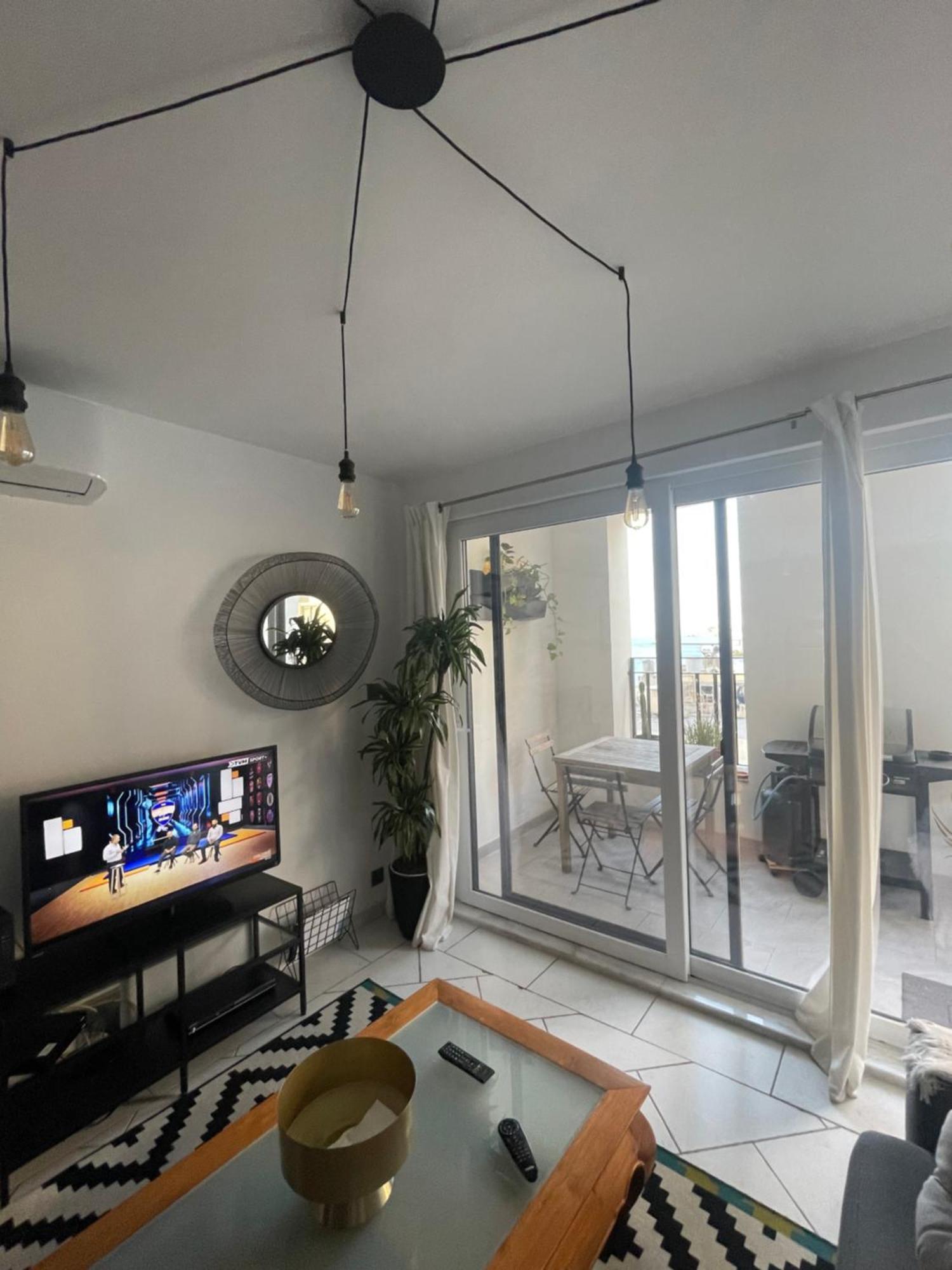 Spacious Seaview Sliema Apt, Steps From Valletta Ferry Ngoại thất bức ảnh