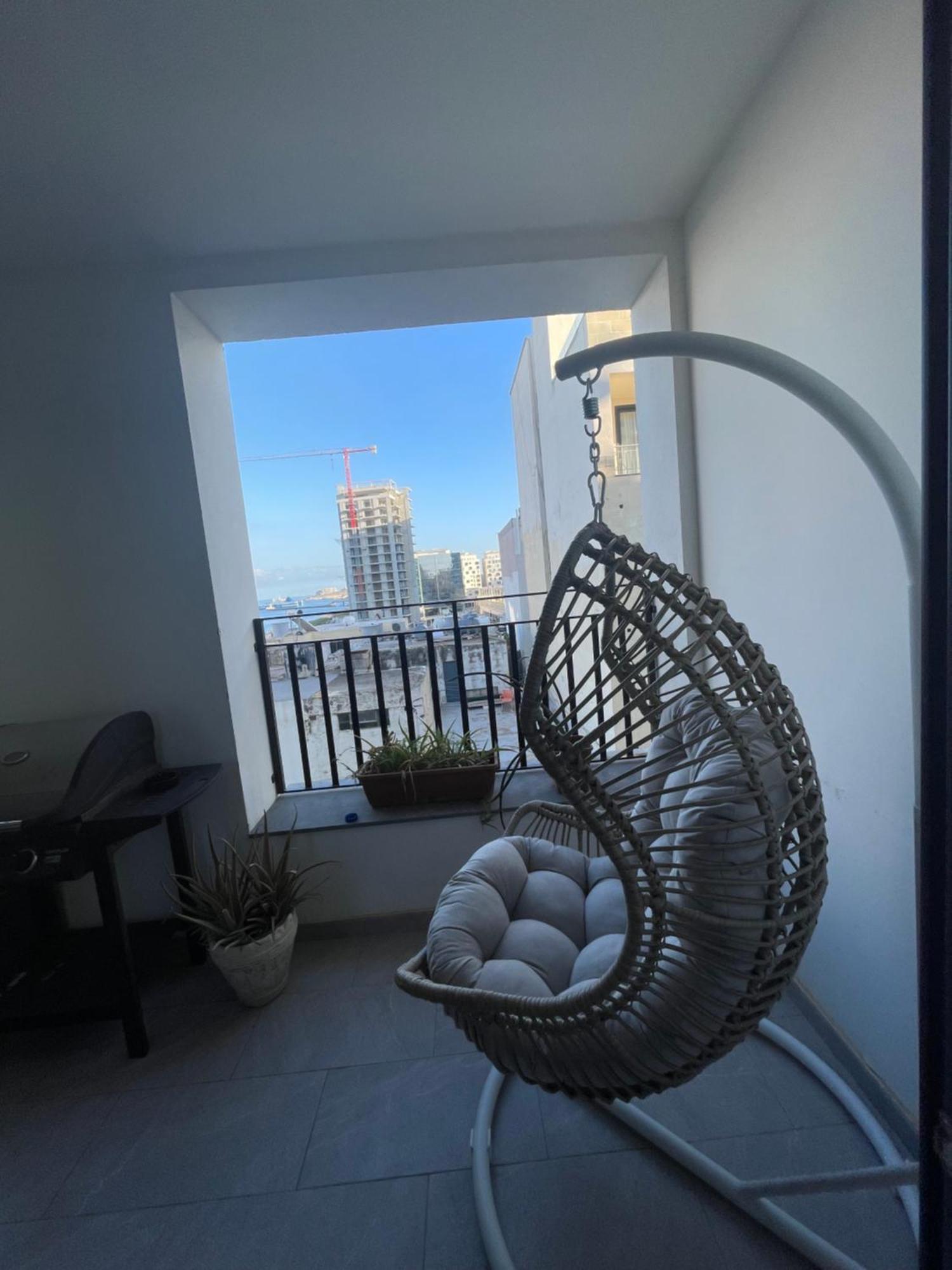 Spacious Seaview Sliema Apt, Steps From Valletta Ferry Ngoại thất bức ảnh