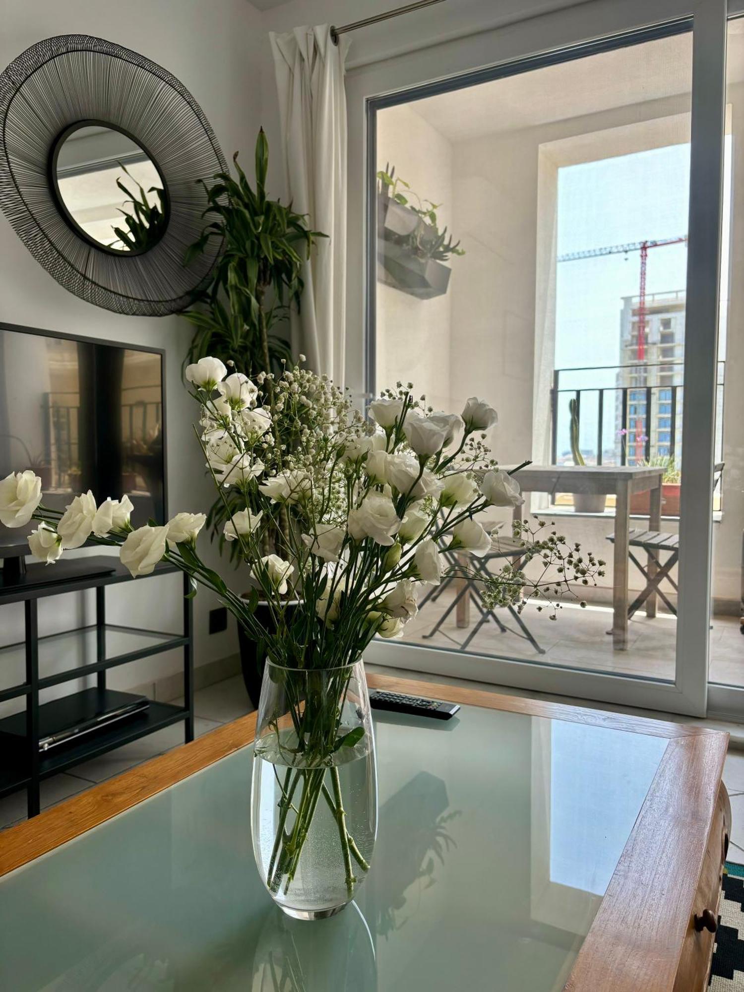Spacious Seaview Sliema Apt, Steps From Valletta Ferry Ngoại thất bức ảnh