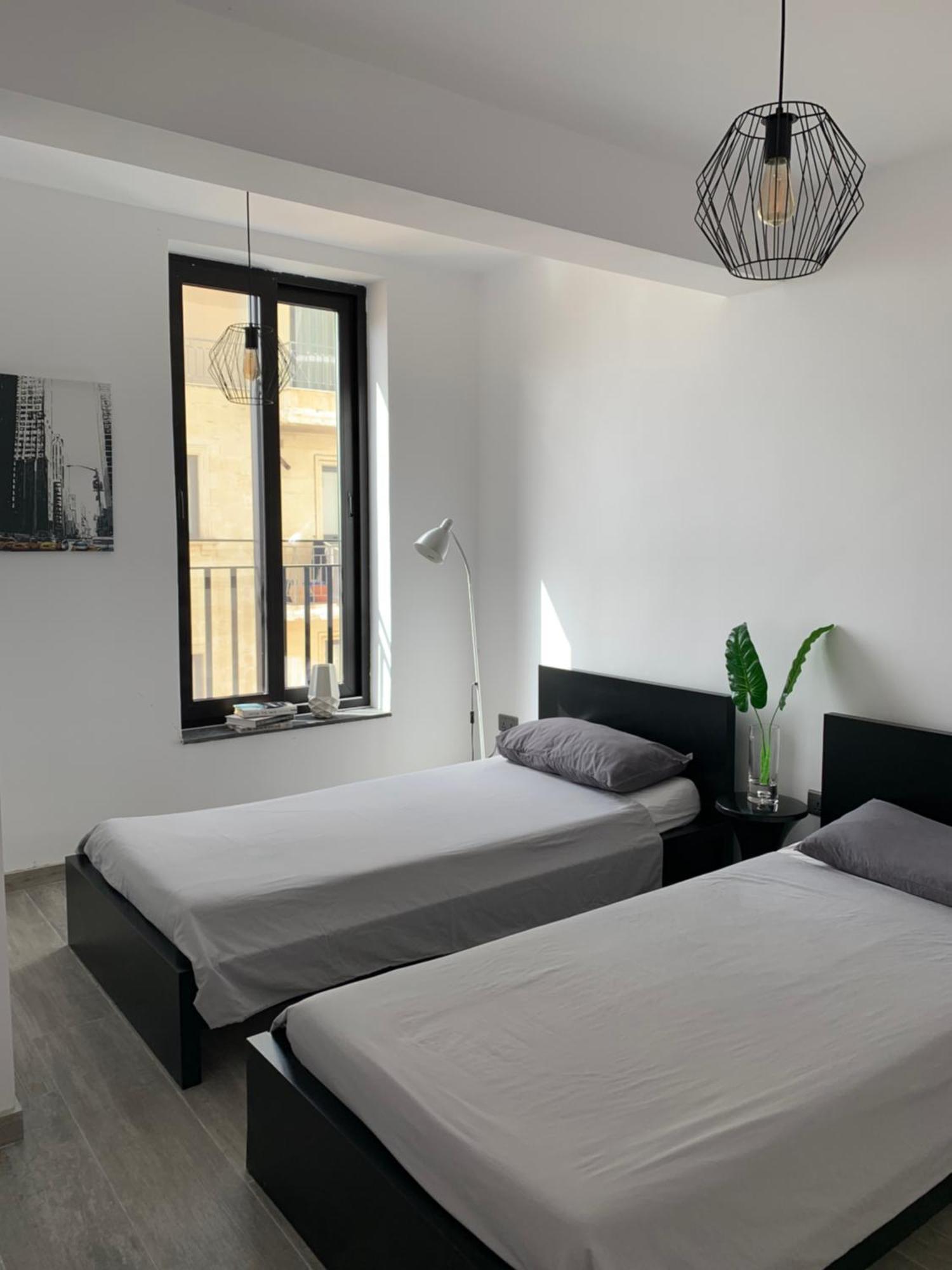 Spacious Seaview Sliema Apt, Steps From Valletta Ferry Ngoại thất bức ảnh