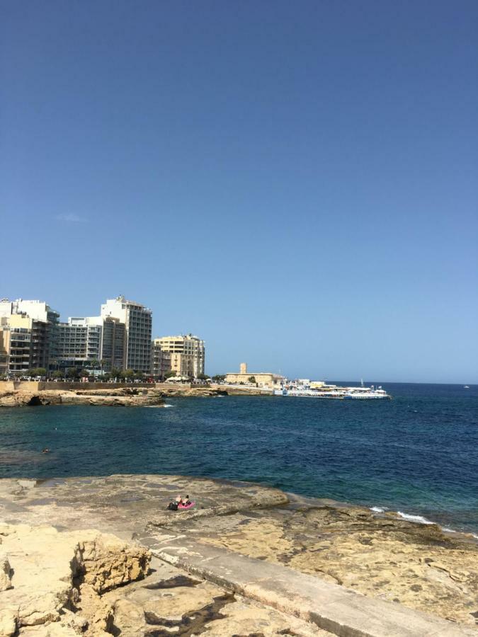 Spacious Seaview Sliema Apt, Steps From Valletta Ferry Ngoại thất bức ảnh